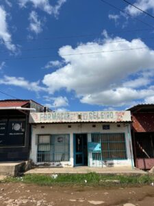 Farmácia pronta a ser reativada