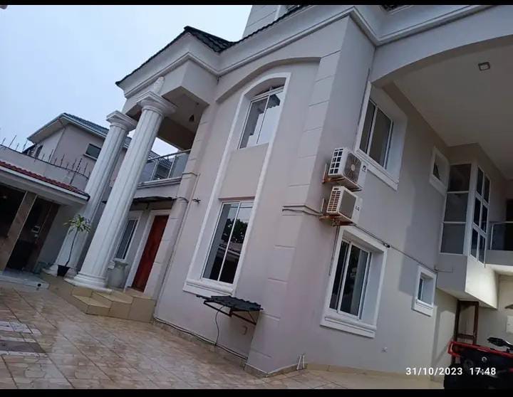 VENDE-SE GEMINADA TRIPLEX TIPO 5 📍NA SOMMERCHIELD 2 PRÓXIMO DO CAFÉ SOL