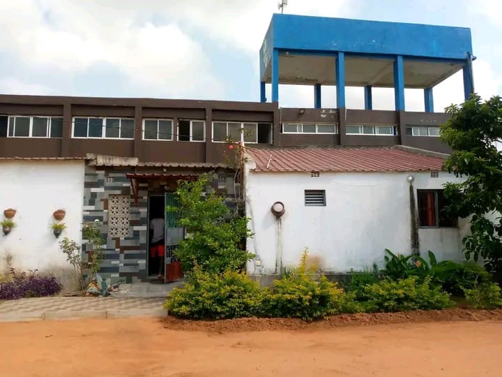 Arrenda-se uma casa Tipo3 na FACIM