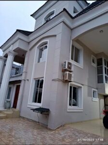 VENDE-SE GEMINADA TRIPLEX TIPO 5 📍NA SOMMERCHIELD 2 PRÓXIMO DO CAFÉ SOL