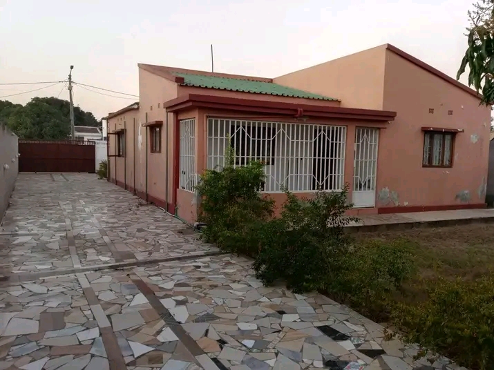 (Malhazine) ARRENDA-SE BELÍSSIMA TIPO 2 ESPAÇOSA E INDEPENDENTE EM KUMBEZA HÁ 5 MINUTOS DA AV. DE MOÇAMBIQUE À PÉ, PARAGEM BOMBAS PUMA, LOGO APÓS A PONTE DE ZIMPETO*