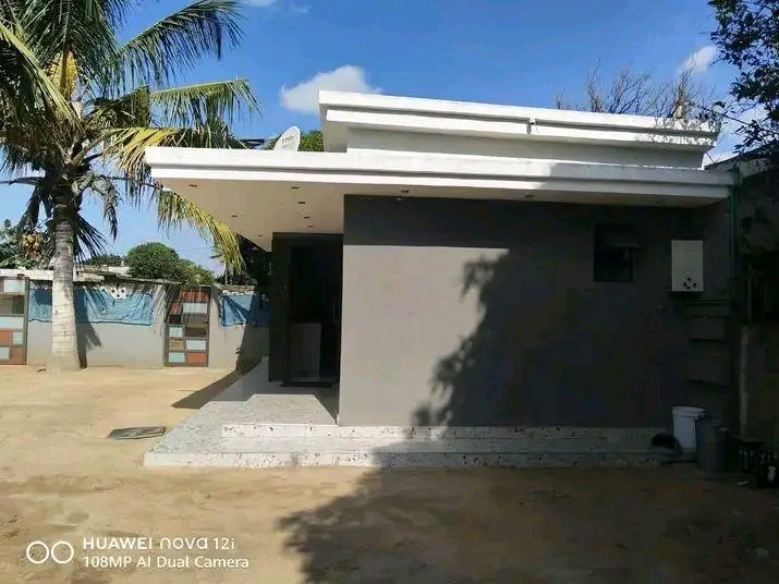 Arrenda-se casa Tipo1 climatizada no condomínio de duas casas entre Inquilinos Zimpeto cruzamento de Matendene