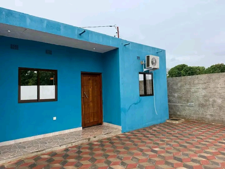 Arrendo Casa T2 em condomínio Matola Tsalala desvio da Tricamo a 5min da Paragem Pneus