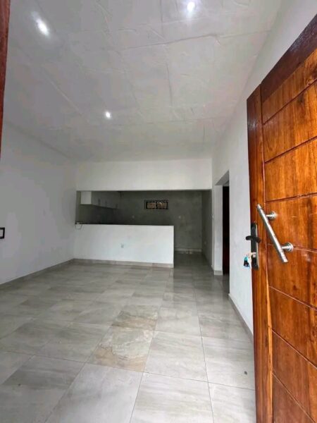 Arrendo Casa T2 em condomínio Matola Tsalala desvio da Tricamo a 5min da Paragem Pneus