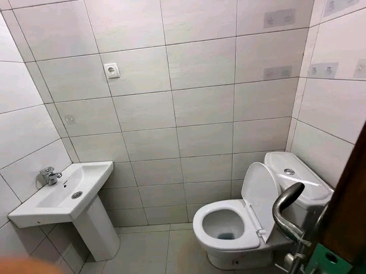 Arrendo Casa T2 em condomínio Matola Tsalala desvio da Tricamo a 5min da Paragem Pneus
