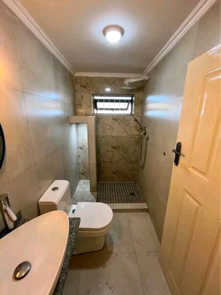ARRENDA-SE APARTAMENTO TIPO 3 AV DE ANGOLA Abs - 2 Andar (independente) 📍Av. De Angola