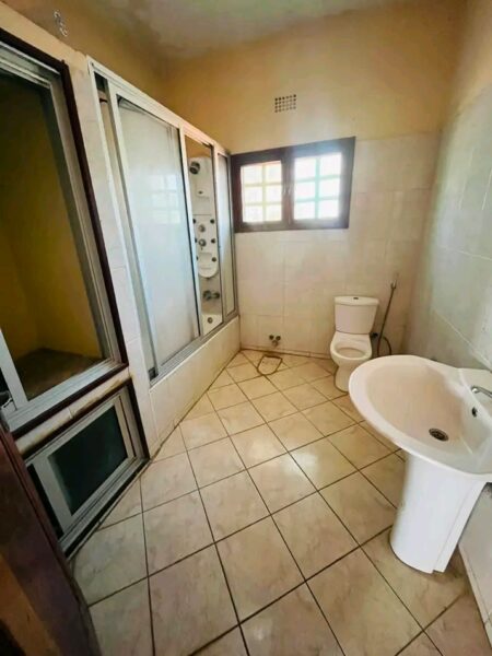 ARRENDA-SE RÉS DO CHÃO CASA T1 NO BAIRRO CONDOMINIO – Magonine CMC