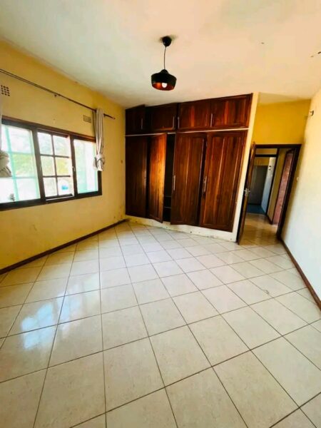 ARRENDA-SE RÉS DO CHÃO CASA T1 NO BAIRRO CONDOMINIO – Magonine CMC