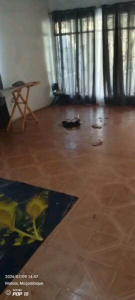 A renda se esta casa T 3 n bairro de trevo casa branca Matola