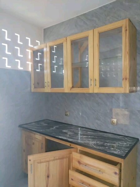 ARRENDA-SE EXCELENTE CASA TIPO 1 – TOTALMENTE EQUIPADA 📍 Localização: Xiquelene, a apenas 2 minutos do Parque do Xiquelene.