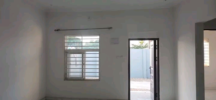 ARRENDA-SE CASA TIPO 2 MODERNA INDEPENDENTE