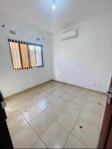 ARRENDA-SE CASA TIPO 2 COBERTURA PLACA EM MAGOANINE CMC - BAR DOS AMIGOS