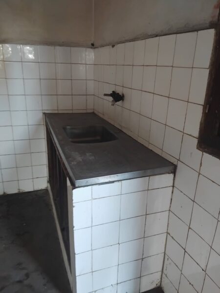 Arrenda-se casa tipo 1(Quarto e sala)