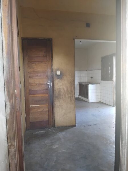Arrenda-se casa tipo 1(Quarto e sala)