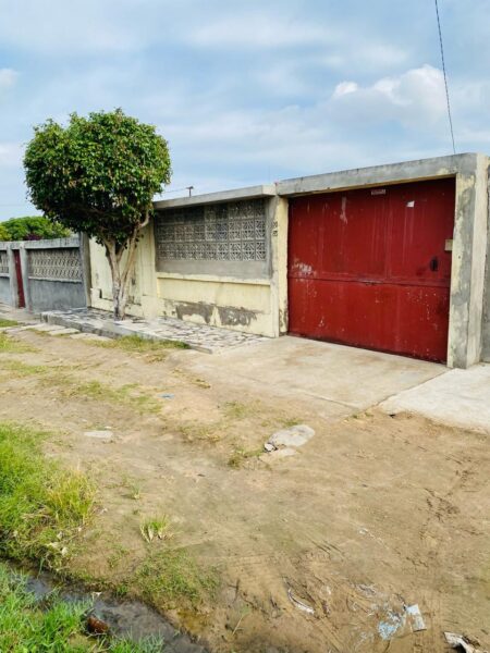 Casa a venda/arrendamento