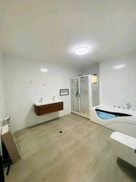 Vende- se linda moradia duplex tipo 6 -na Costa do sol Mapulene* ☎️CALL/WHATSAPP