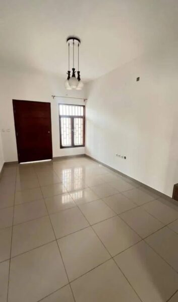 ARRENDA SE EXCELENTE CASA TIPO 2 PLACA