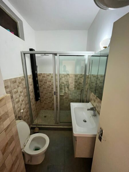 ARRENDA SE EXCELENTE CASA TIPO 2 PLACA