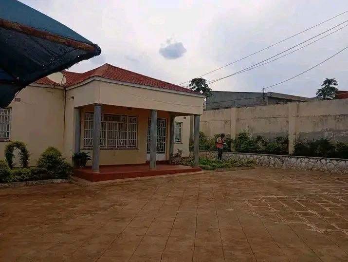 VENDE-SE EM CHIMOIO🇲🇿