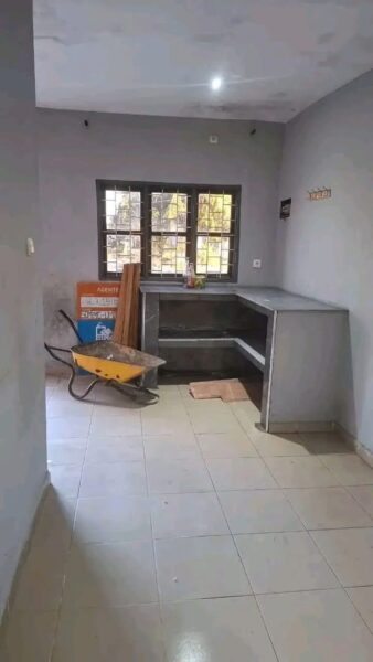 ALUGA-SE ESTÁ casa 🏠