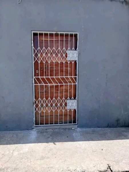 ALUGA-SE ESTÁ casa 🏠
