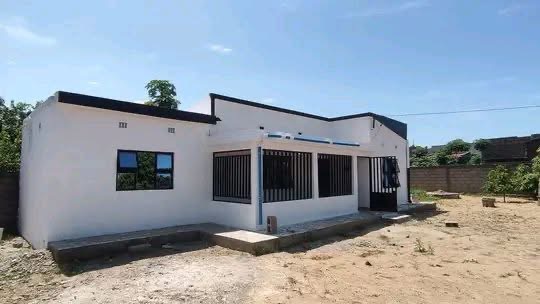 ALUGA-SE ESTÁ CASA 🏠