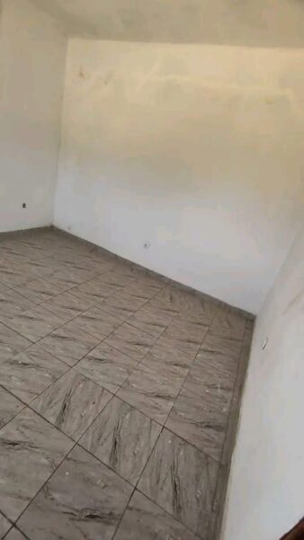 ALUGA-SE ESTÁ CASA 🏠