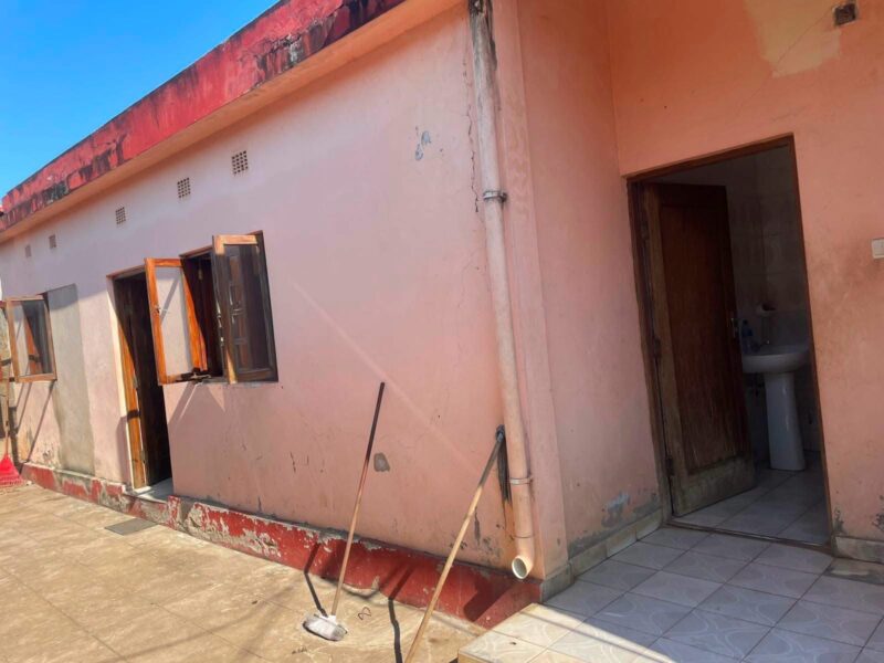 ARRENDA-SE CASA T1 – LAULANE