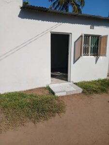 ARRENDA-SE CASA T1 – CHAMANCULO