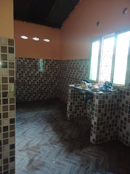 ARRENDA-SE CASA T2 – MAHOTAS (PARAGEM MACAEL)