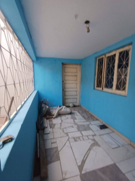 ARRENDA-SE CASA T2 – MAHOTAS (PARAGEM MACAEL)