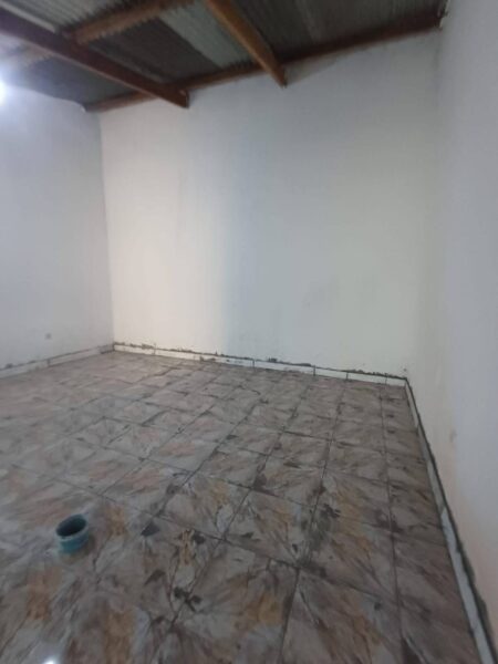 ARRENDA-SE CASA T2 – MAHOTAS (PARAGEM MACAEL)