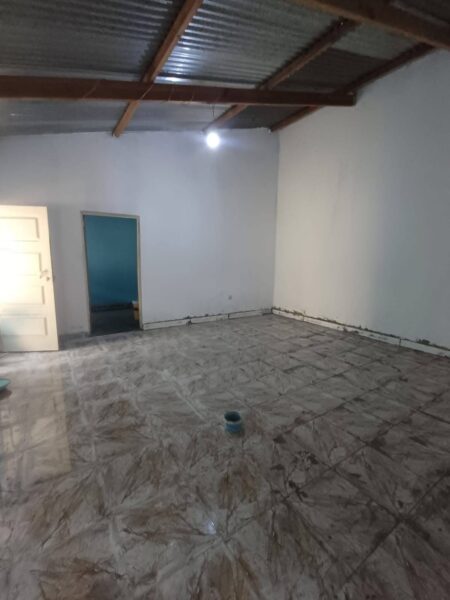 ARRENDA-SE CASA T2 – MAHOTAS (PARAGEM MACAEL)