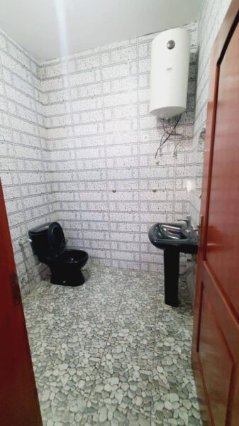🏡 ARRENDA-SE CASA T2 – MAHOTAS (ROMÃO)