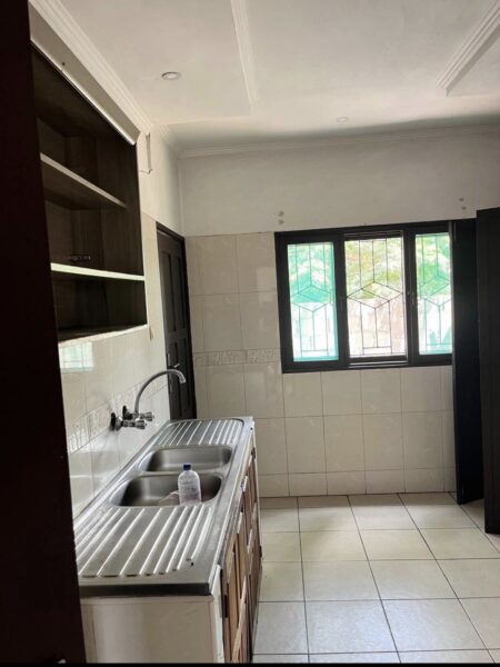 Arrenda-se casa Tipo 3 no Zimpeto – Paragem Hospital Psiquiátrico, a 2 minutos da estrada.