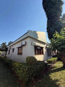 ARRENDA-SE EXCELENTE MORADIA TIPO-3 COM ANEXO INDEPENDENTE PRONTA HABITAR