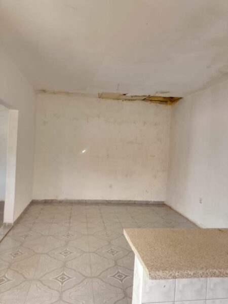 >Arrenda-se casa tip1