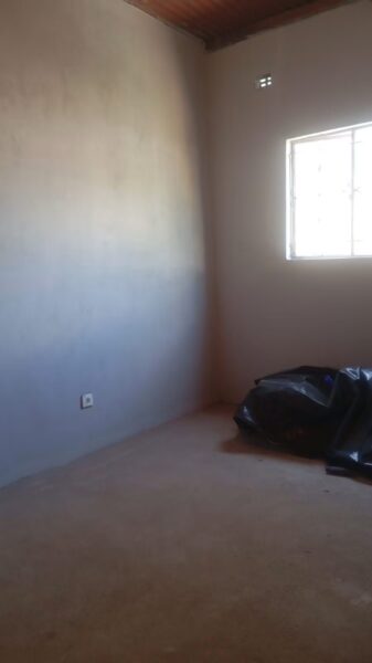 ARRENDA se casa T1 no bairro choupal