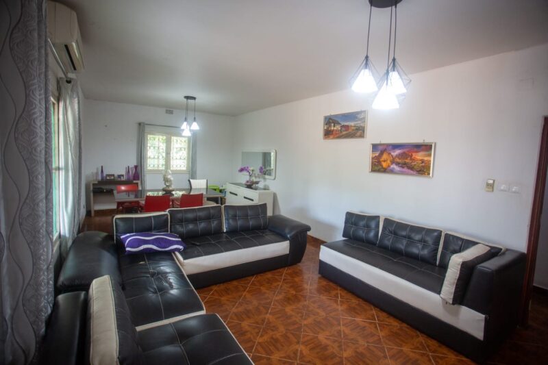 Vende casa tip2 com piscina