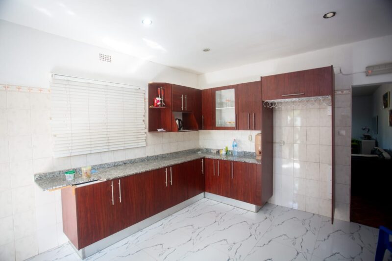 Vende casa tip2 com piscina