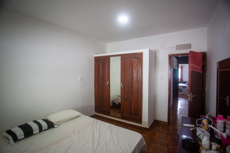 Vende casa tip2 com piscina