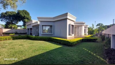Vende-se magnífica moradia tip3 no malhampsene mas informações 872793224