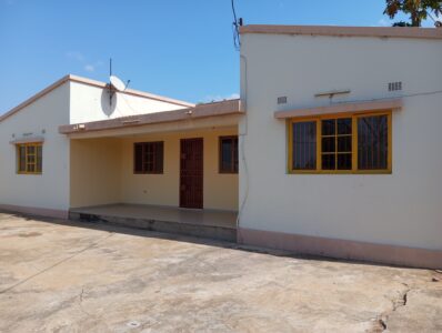 Arrenda-se tip2 na Matola malhampsene mas informações 872793224