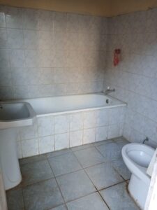 🏠🇲🇿Arrenda Belíssima casa tipo 2