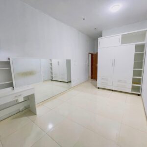 ARRENDA-SE EXCELENTE CASA TIPO 3
