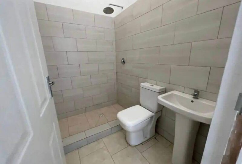 🏠 ARRENDA-SE MORADIA TIPO 1 NO CONDOMÍNIO - LAULANE 📍