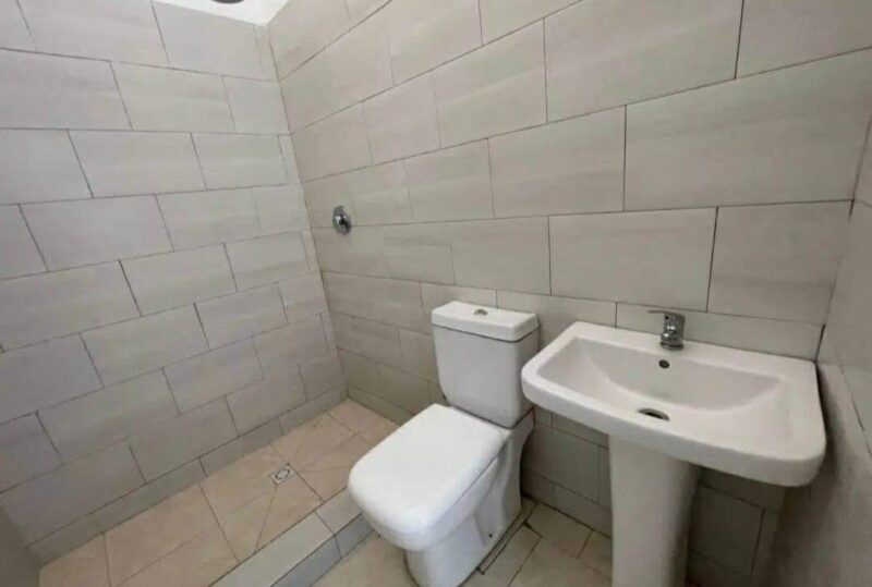 🏠 ARRENDA-SE MORADIA TIPO 1 NO CONDOMÍNIO - LAULANE 📍