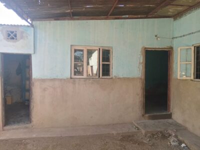 ARRENDA se casa T2 no bairro de inhagoia