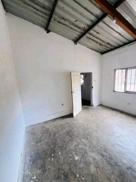 Arrenda-se se excelente T2 no bairro Magoanine cmc condomínio Da 3 casas 1 minutos da Paragem Chico