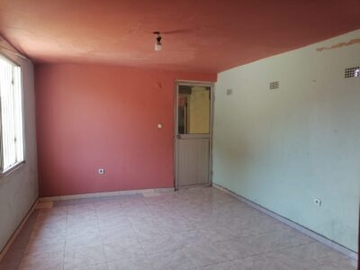 ARRENDA-SE CASA TIPO 0 SUÍTE ESPAÇOSA